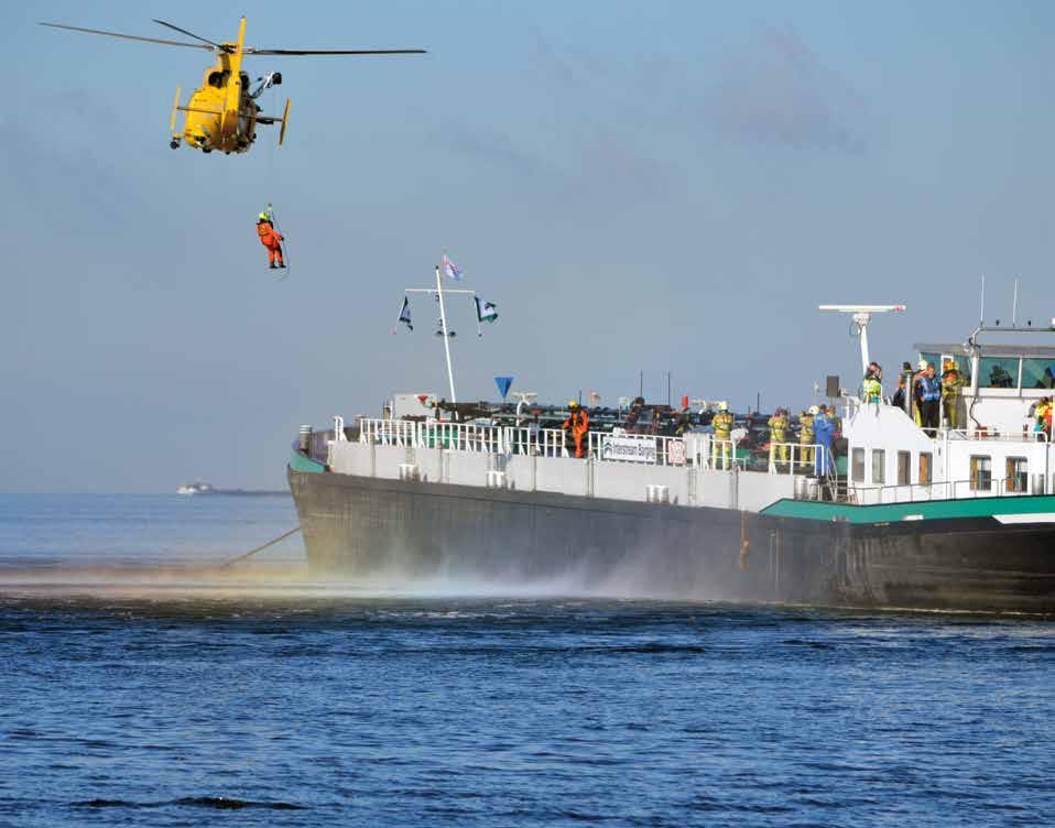 Achtste jaargang Januari 2018 nr.1 NIEUWS Mooie SAMIJ-oefening op Urk Spectaculaire hulpverlenings- en reddingsacties vlak buiten de haven van Urk.