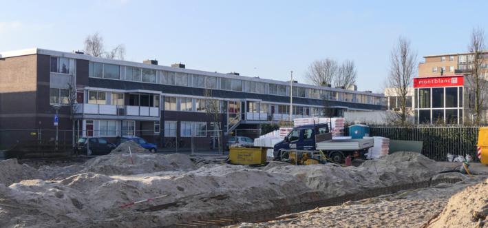 Werk aan de Notweg Het werk aan de Notweg startte in augustus. We knappen de Notweg tussen de Ookmeerweg en de Osdorper Ban helemaal op. We maken de weg en de parkeervakken breder.