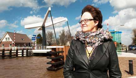 Iedereen is ontzettend trots op brug Kloosterdijk Vanuit het plaatselijk belang Beerzerveld-Mariënberg was Hetty Rosink-Stokvis nauw betrokken bij de bouw van brug Kloosterdijk.