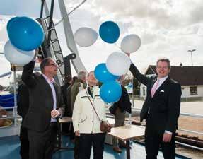 Wethouder Jannes Jansen gaf bij de opening van brug Kloosterdijk een compliment aan de