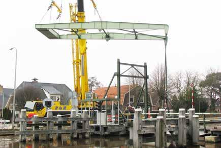 De overlast bij brug Emtenbroekerdijk bleef beperkt, doordat de nieuwe brug naast de oude