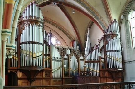 4.5. Elandstraatkerk Artistiek Verslag van de in 2017 in het HOK-verband gegeven concerten in de Elandstraatkerk, onder auspiciën van de 'Stichting Orgel Elandstraatkerk.