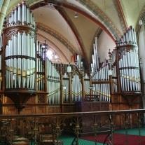 Maar ook belangrijke orgels van prominente 20 e -eeuwse orgelbouwers, zoals dat van de Kloosterkerk (Marcussen 1966) en Grote Kerk (Metzler 1971).