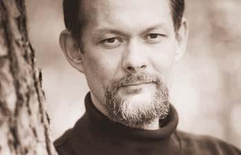Van 1997 tot 2000 volgde hij zijn studie voor dirigent uitvoerenden aan de Sibelius Akademie in Helsinki bij Jorma Panula en Leif Segerstam.