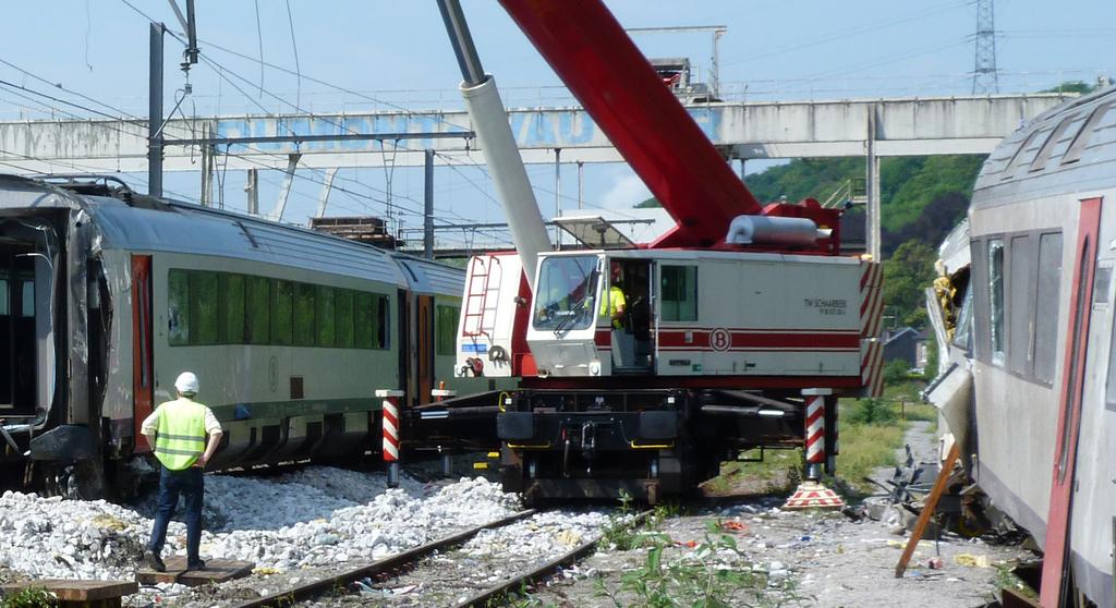 Er werd een technisch onderzoek gevoerd met de hulp van externe experten om de toestand van de seinen die de treinbestuurder tegenkwam te bevestigen.