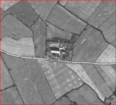 Luchtfoto s en AHN Afbeelding 5. Luchtfoto uit 1944 (niet op schaal/niet noordgericht).