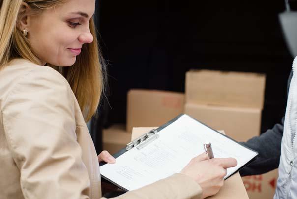 Aan de slag Aan de slag Over dit werkboek Om gerechten en dranken te kunnen verkopen, is het belangrijk dat je voldoende artikelen tegen de juiste prijs, op het juiste moment en bij de juiste