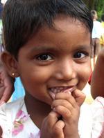 voorstellen: Ik ben Thilini Madushika Geboren op 22 februari 2004 in het dorpje Uragasmanhandiya in het zuiden van Sri Lanka Samen met mijn zusje woon ik sinds 4 januari 2008 in het Somawathi Home