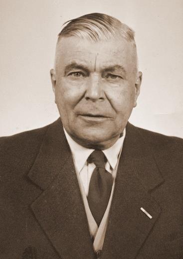 25-11-1940 werd hem met onmiddellijke ingang ontslag verleend - was voor zijn benoeming wethouder te Hellendoorn mr.