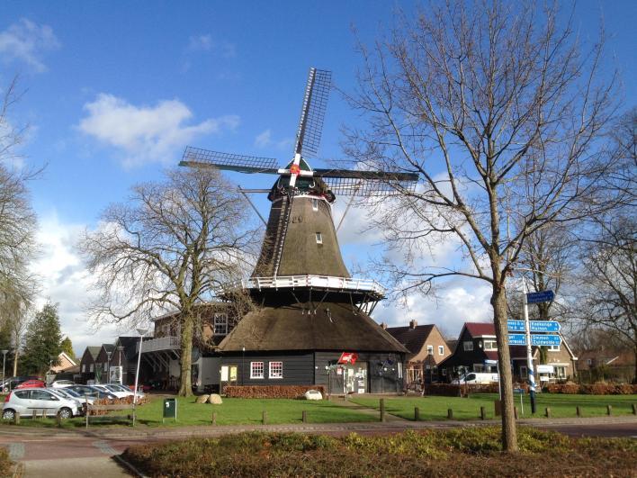 De vroegere rijkdom kunt u terugzien in de statige huizen op de landgoederen Dickninge en de Havixhorst en de monumentale boerderijen.