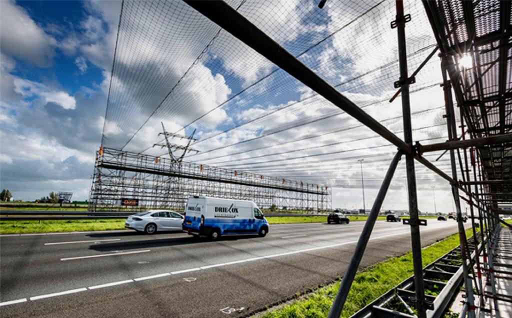 5 van 6 24-2-2018 17:01 Half januari zijn de netten boven de A4 ter hoogte van knooppunt Hoogmade weggehaald.