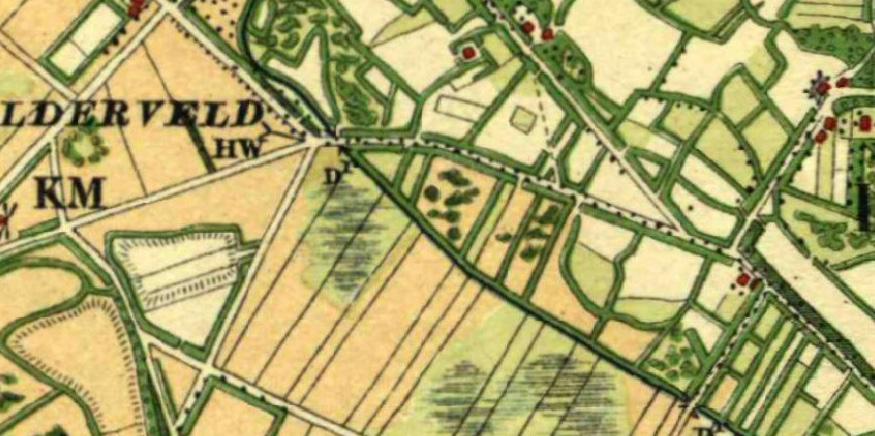 Op de historische kaart van jaar 1900 - figuur 9 - is te zien dat het gebied op de overgang ligt van het oude hoevenlandschap (kleinschalig landschap met