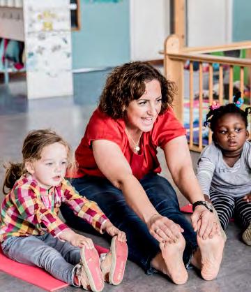 Activiteiten Dagelijks doen we groepsactiviteiten met de kinderen. Yoga, knutselen, muziek maken of tuinieren.