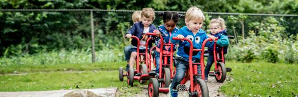 Plezier in de Natuur! Dagelijks buitenspelen Dagelijks frisse lucht, dieren bestuderen, door het gras rennen of onder de bomen spelen? Bij de Kinderkeet kan het!