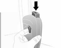 22 Sleutels, portieren en ruiten Handvergrendeling zijschuifdeur Druk de binnenvergrendelknop bovenaan de binnenhandgreep (mits aanwezig) op de zijschuifdeur(en)