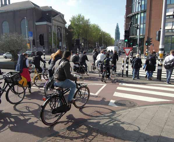 Kennisbank of QR-Code Nieuwste kennis over: Drukte op fietspaden De rapporten e.d. waar naar wordt verwezen in dit artikel zijn te vinden in de Kennisbank van CROW- Fietsberaad: www.fietsberaad.