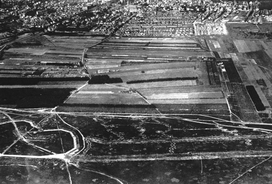 Meisjesschool (in de Mariastraat) en enige andere onderkomens in die omgeving. Het 3e bataljon lag in het linker gedeelte van het regimentsvak.