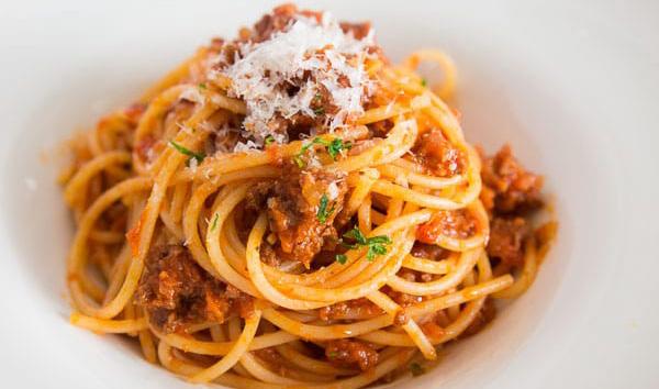 Voordelige maaltijden 0127 Spaghetti met gehakt en geraspte kaas 10,00 0128 Macaroni met gebakken ei en geraspte