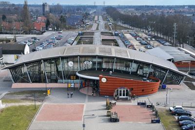 Van oudsher bevindt zich een station in Best. De spoorlijn verbindt de plaats met Eindhoven, Tilburg en 's Hertogenbosch.