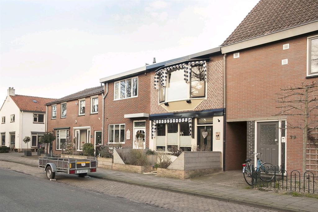 Valleistraat 77 te VEENENDAAL KENMERKEN: Soort woning: Eengezinswoning Type woning: Hoekwoning