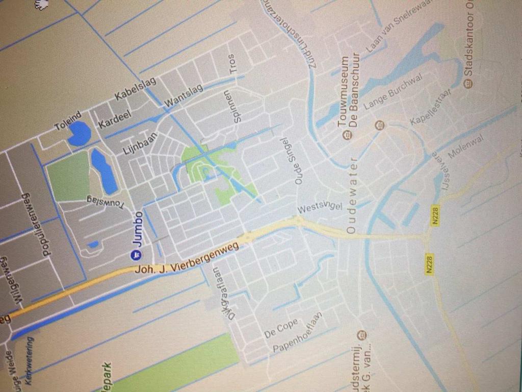 . AED gesitueerd aan de Papekopperstraatweg 2,