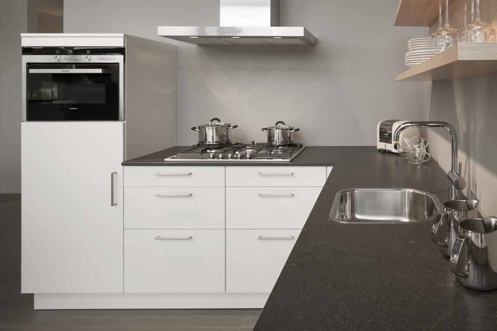 1250 600 600 19 650 TYPE B 600 SIEMATIC HOEKOPSTELLING Front met diverse kleurkeuzes Keuze uit diverse grepen Composietsteen Evora Quartz