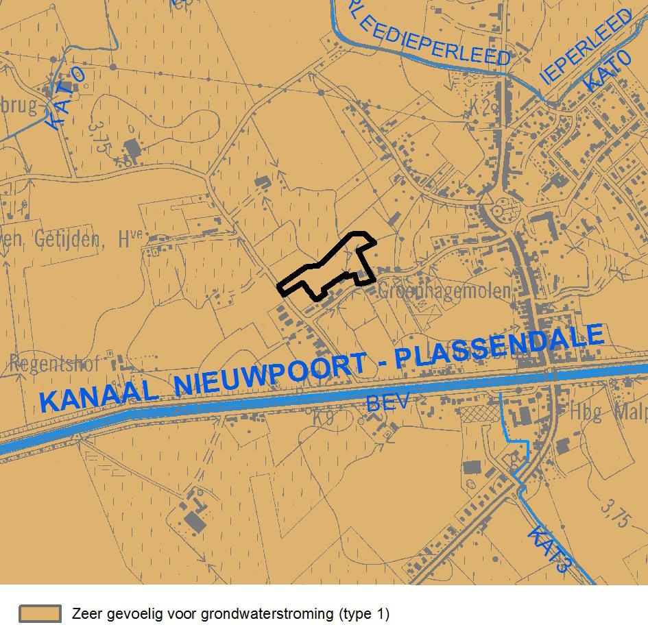 3.6 het water Door het plangebied stroomt geen waterloop. Het plangebied behoort tot het IJzerbekken en het deelbekken van Gistel-Ambacht.