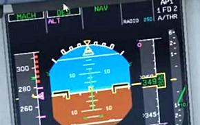 Hoogteveranderingen doet het vliegtuig niet zelf volgens de hoogtegegevens in de flight management computer. Wij moeten de FMC daarvoor eerst toestemming geven. En dat is eigenlijk maar beter.