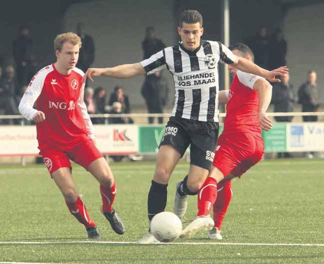 In de eerste helft was de beleving nog in orde. Goes en Gemert met Dennis van Rooij op de linksbackpositie en Bram Jacobs in de basis gaven elkaar aanvankelijk weinig toe.