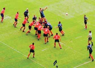 De line-out De line-out wordt geformeerd in het speelveld tussen de 5 en 15 meter-lijn.