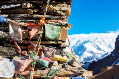 r Garantie SGR Garantie Calamiteitenfonds Prijs exclusief Persoonlijke uitgaven (telefoonrekening, wassen van kleding, fooi, overige maaltijden, etc.) Persoonlijke verzekeringen (o.a. ziektekosten en reisverzekering) Boekingskosten à 25,- per boeking (inclusief bijdrage Calamiteitenfonds) Visum Nepal (Inter)nationale vliegtickets (binnenlandse vlucht Nepalganj-Kathmandu = ca.