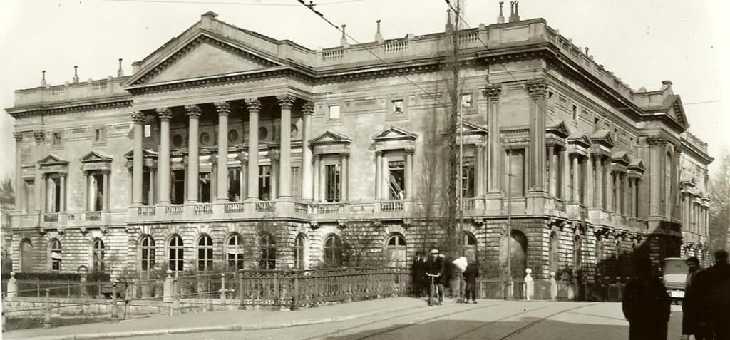 Eén van de vele verhuizen van Justitiepaleis of stadhuis Vanaf 1857 was de Krijgsraad in het stadhuis ondergebracht.