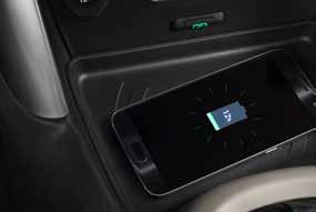 De Mirror Screen-technologie* (via Android Auto, Apple CarPlay en Mirror Link ) verbindt uw smartphone (1) met de wagen en laat u compatibele apps
