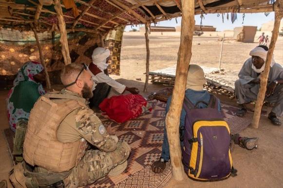 Hierbij zijn opslagplaatsen en gevechtsposities van ISIS vernietigd. Mali De verkenningstaakgroep verzamelde inlichtingen tijdens een meerdaagse patrouille.