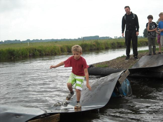 Avontuurlijke medewerkers... Bij de BSO s van Op Stoom werken bevlogen mensen uit allerlei windstreken. Een gemêleerd gezelschap van leuke, lieve, gekke, avontuurlijke mannen en vrouwen.