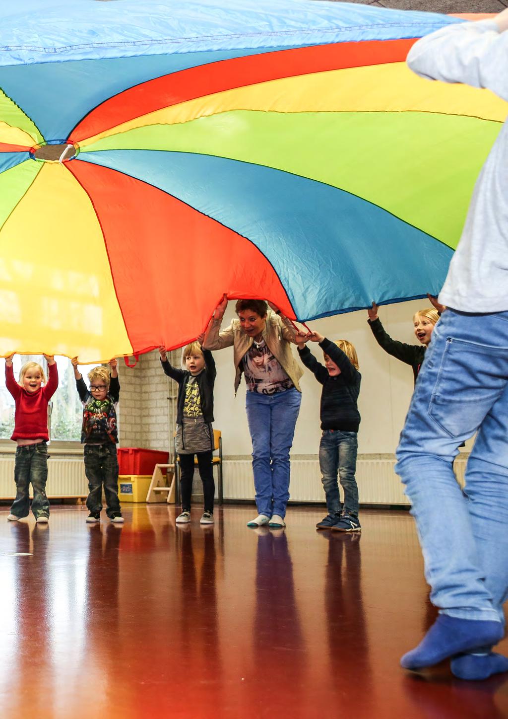 Uitgelicht: Kunstpracht 9 In oktober werd de grote zaal van WestlandTheater De Naald tot twee keer toe gevuld met honderden onderbouwleerlingen die de voorstelling Pokon van de Dansers bezochten.