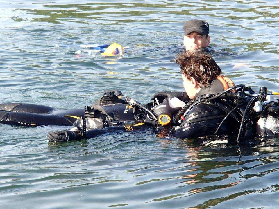 Training en evaluatie in het buitenwater Uithoudingsproef 800 meter snorkelen (zonder tijdslimiet) + vaardighedencircuit (beschut deel van het buitenwater) + DSD Presentaties door jou te geven: