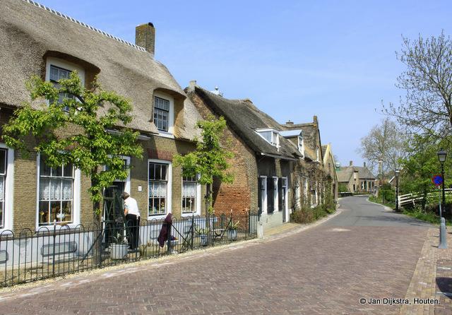 SUBSIDIE- AANVRAAG SAMENVATTING Koplopers gaan samen met het dorp aan de slag om zonne-energie op te wekken in Noordeloos.