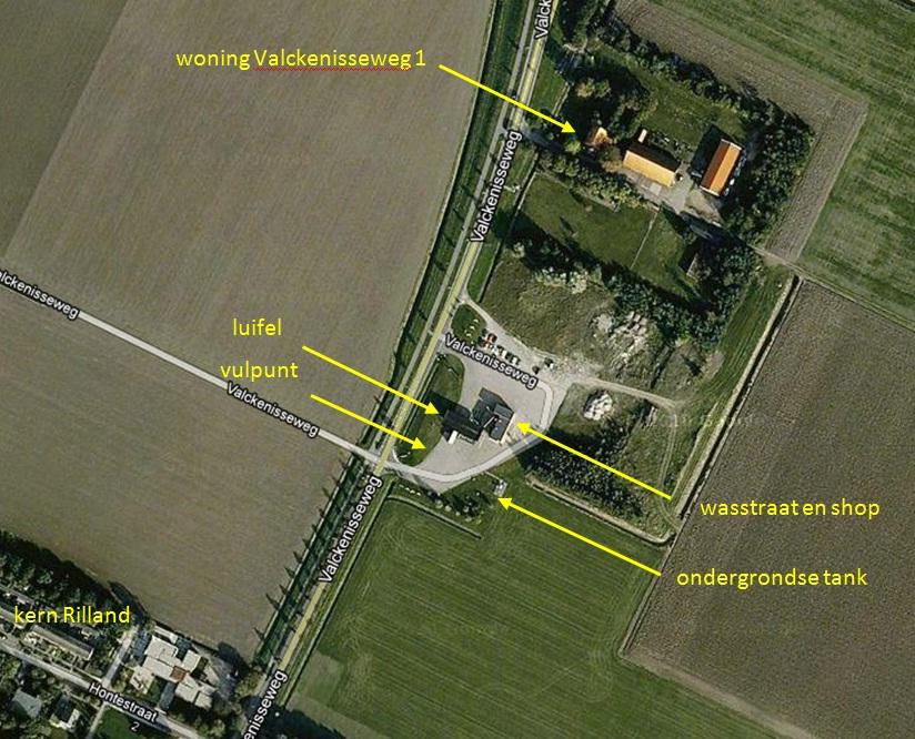 12 Figuur 2.2. Luchtfoto Shell tankstation (bron: maps.google.nl) Tankstation De Meeuw Tankstation De Meeuw ligt aan de weg De Poort.