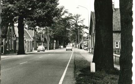 19de-eeuwse werd de weg bestraat met klinkers.