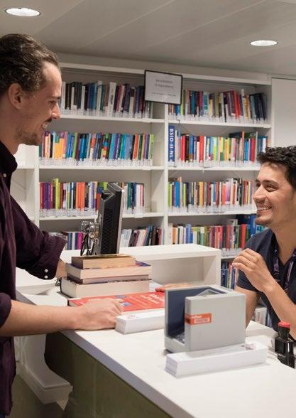 Gebruik je studentenkaart om materiaal te lenen uit de HvAen UvA Bibliotheek. Boek reserveren Reserveer een boek, zodat je zeker weet dat het boek van jou is.