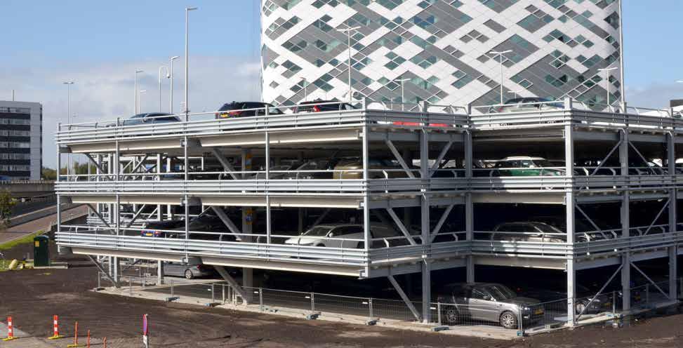 Op de plek van het oude Hilton Hotel is de nieuwe vierlaagse parkeergarage Extensie P1 reeds opgeleverd. Hierbij is gekozen voor het ModuPark concept van Ballast Nedam Parking.