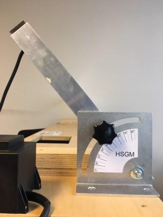 1 x snijdraad 0,5mm met bevestigingsoogjes De HSGM STYROCUT Profi-13020 is een professionele snijtafel speciaal ontwikkeld om grotere platen gemaakt van Polystyreenschuim, Piepschuim, Styrofoam, EPS,