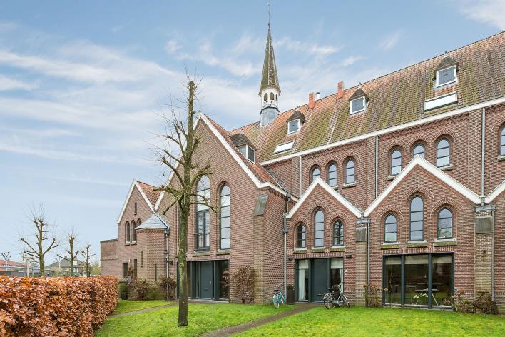 Het stadscentrum en diverse in en uitvalswegen zijn eveneens binnen handbereik.