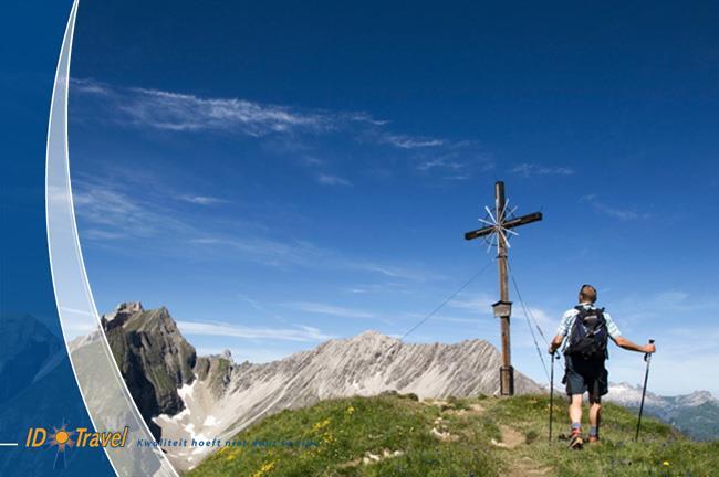 3e dag U vervolgt uw weg richting de Erlijoch (2430 m) vanwaar u afdaalt naar de Erlachalpe op 1922 meter.
