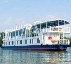Het Delta Danube Resort is gelegen in het hart van de Donau Delta, tegenover het pittoreske dorpje Crisan en op de linkeroever van de zijrivier Sulina.