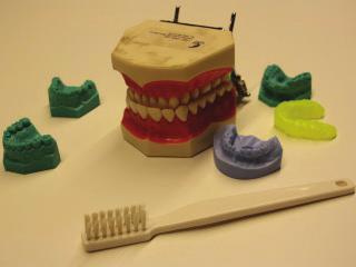 educatief materiaal Tandenkoffer hygiëne / De tandenkoffer biedt heel wat didactisch materiaal om aan de slag te gaan rond mondzorg bij kinderen.
