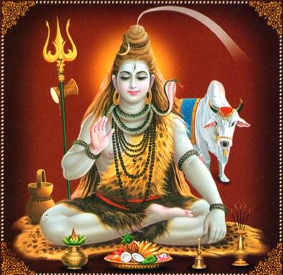 De mensen blijven de hele nacht op. In de ochtend verbreken ze hun vasten. God Shiva is heel bli als je op deze speciale dag aan Hem denkt en tot Hem bidt.