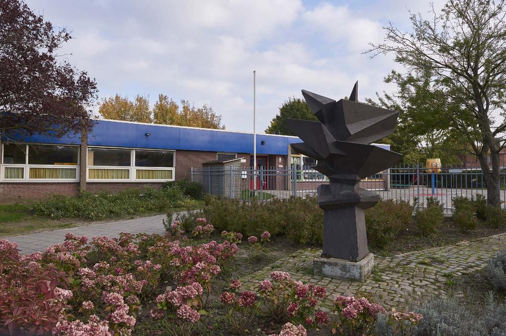 ONDERWIJS EN BUITENSCHOOLSE OPVANG IBS de Klaverhoek is de basisschool in dorp Moerdijk en maakt deel uit van Stichting de Waarden.