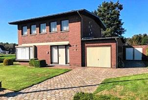 Paardenstal. Losse garage. Woning&weilanden gelegen in Ag. CV maz. UC: 20180920-0002092425-1. EPC: 982 kwh/m². Geass. Not.Jan VAN ROOSBROECK & Lien BOENDERS - Tel. 014/61.12.44 www.